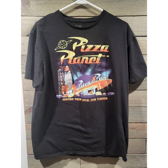 Disney Pixar Toy Story Pizza Planet Black XL (46/48) Retro Style T-Shirt - Picture 1 of 4